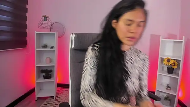  aish a  online show from November 2025 07:12:01 PM