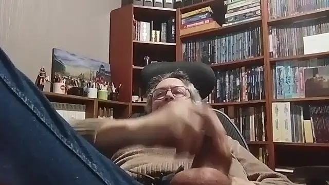 Mandra is a whore online show from October 2025 11:06:02 PM