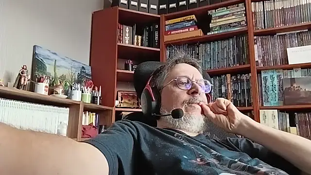 Mandra is a whore online show from December 2025 10:32:02 AM