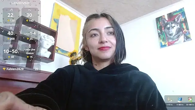 ZoeBakers  online show from February 2025 01:32:01 PM