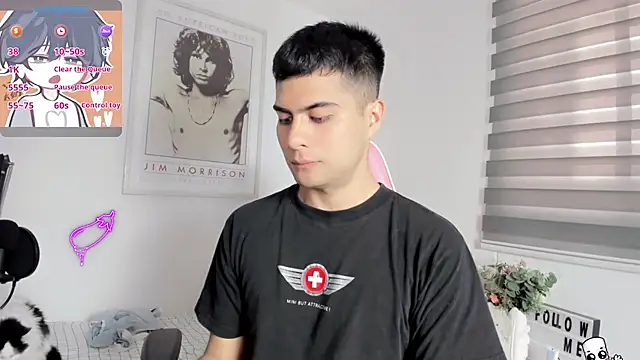 lucas cute online show from April 2026 07:04:01 PM