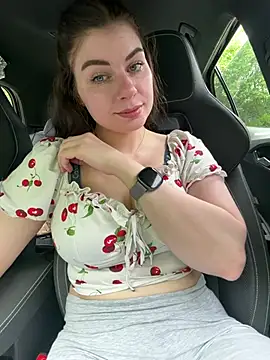 Snapshot of EllyNora chatting on June 2026 01:39:02 PM EllyNora online show from June 2026 01:39:02 PM