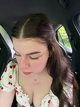 Snapshot of EllyNora chatting on June 2026 02:00:02 PM EllyNora online show from June 2026 02:00:02 PM