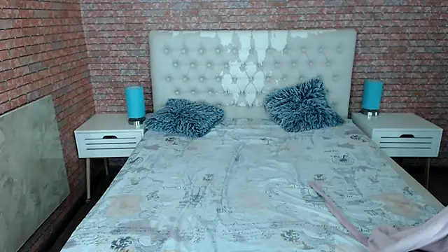 Holliy Cooper online show from November 2025 08:13:02 AM