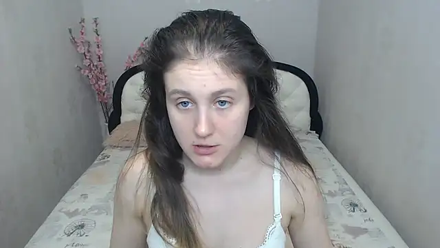 Holliy Cooper online show from June 2026 09:30:02 AM