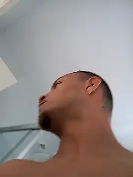 emrehliug12 online show from February 2026 07:31:02 PM