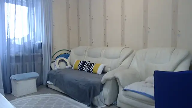 Alma44 online show from November 2025 09:53:01 AM