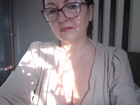 Alma44 online show from March 2026 05:01:02 AM