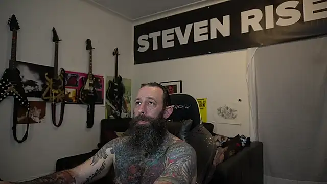 Snapshot of StevenRiseNYC chatting on June 2026 12:26:02 AM StevenRiseNYC online show from June 2026 12:26:02 AM