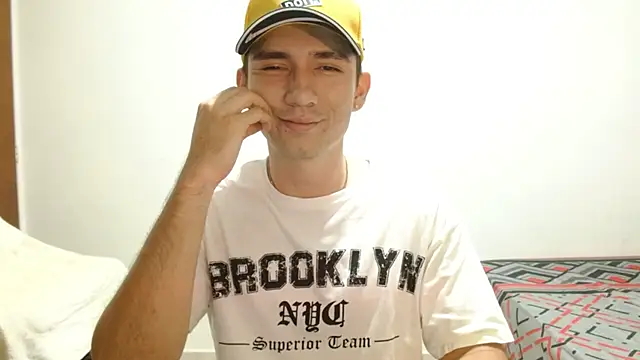 Snapshot of ChicoMaloFfF chatting on May 2026 11:42:01 PM ChicoMaloFfF online show from May 2026 11:42:01 PM