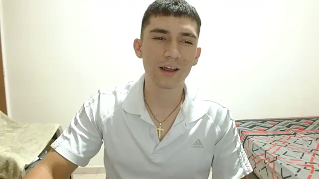 Snapshot of ChicoMaloFfF chatting on May 2026 01:02:02 AM ChicoMaloFfF online show from May 2026 01:02:02 AM
