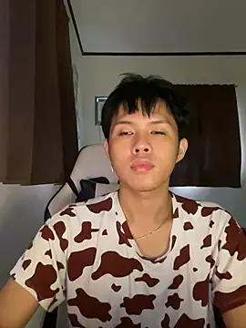 Plaxtique online show from December 2025 10:49:02 PM