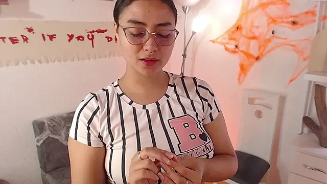  Kim  M online show from October 2025 03:07:01 PM