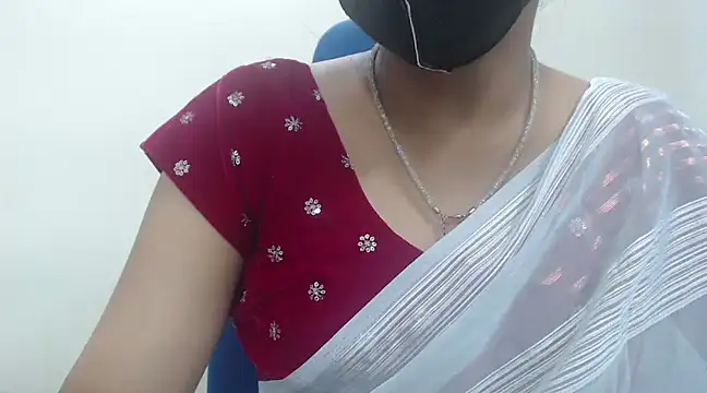 Snapshot of Lovely_Siri_23 chatting on January 2025 12:45:02 PM Lovely Siri 23 online show from January 2025 12:45:02 PM