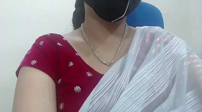 Snapshot of Lovely_Siri_23 chatting on January 2025 01:22:01 AM Lovely Siri 23 online show from January 2025 01:22:01 AM