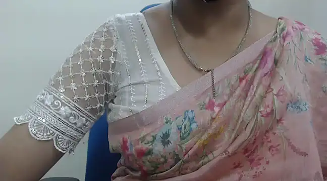 Snapshot of Lovely_Siri_23 chatting on February 2025 06:19:02 PM Lovely Siri 23 online show from February 2025 06:19:02 PM