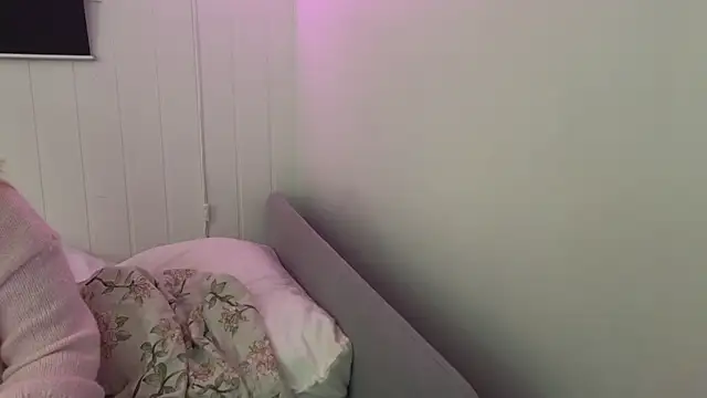 lilleambi online show from January 2025 09:36:02 PM