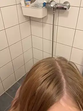 lilleambi online show from February 2025 03:23:02 AM