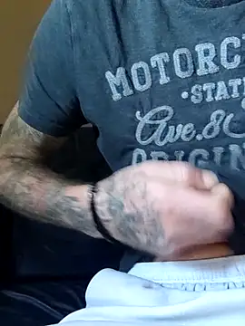 PIercingBoy38 online show from September 2025 01:47:01 PM