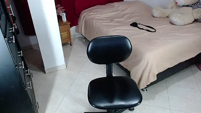 Tiffani Williams online show from January 2025 12:33:01 AM