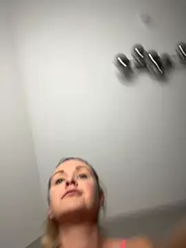 Bella-Tight online show from February 2026 10:40:02 AM