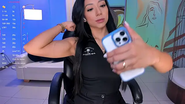 LizzHamilton   online show from October 2025 09:14:02 PM