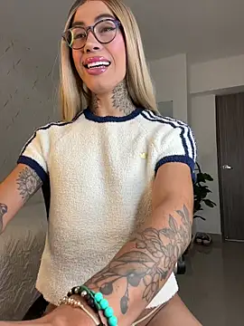 Miss sagitario online show from April 2026 12:10:01 PM