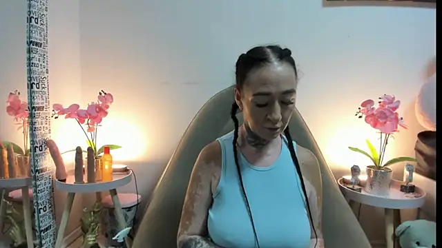 Rayanablackandwhite online show from September 2025 09:36:02 PM