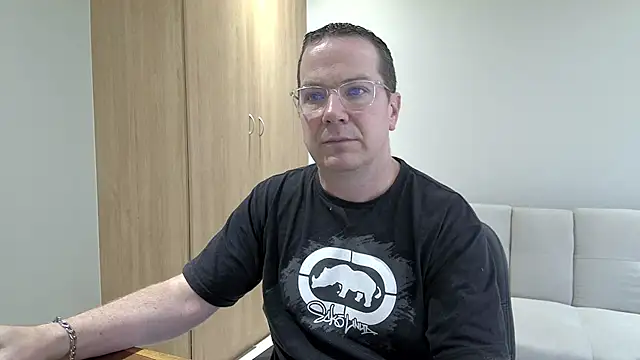 BrettJ81 online show from January 2026 02:11:01 PM