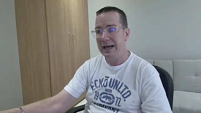 BrettJ81 online show from March 2026 01:04:02 PM