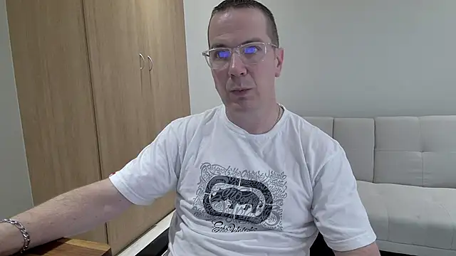 BrettJ81 online show from March 2026 02:21:02 PM