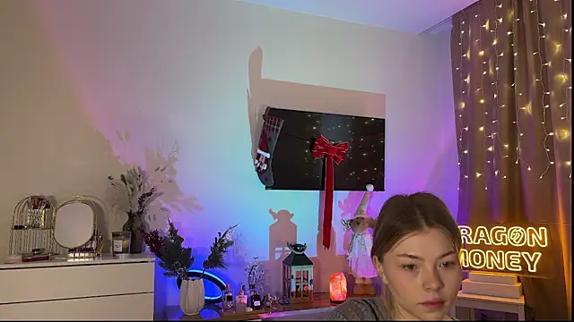 Snapshot of Aliceimhorny chatting on December 2024 08:49:01 AM Aliceimhorny online show from December 2024 08:49:01 AM