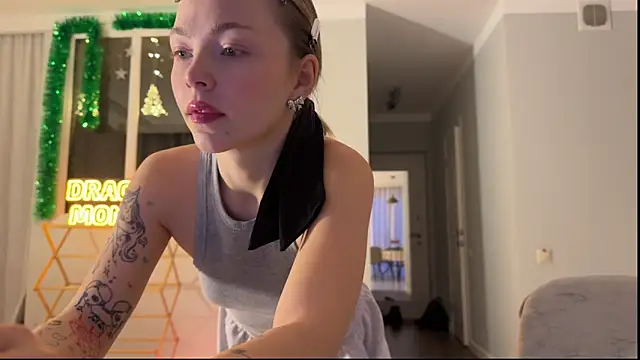 Snapshot of Aliceimhorny chatting on December 2024 12:27:02 PM Aliceimhorny online show from December 2024 12:27:02 PM