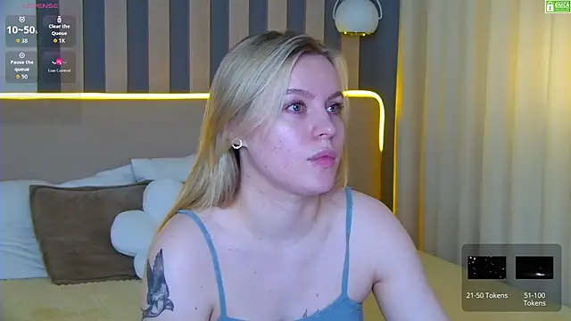 Snapshot of AmaliaBell chatting on June 2026 01:13:02 PM AmaliaBell online show from June 2026 01:13:02 PM