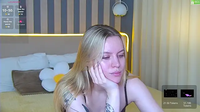Snapshot of AmaliaBell chatting on June 2026 01:10:01 PM AmaliaBell online show from June 2026 01:10:01 PM