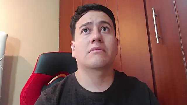 Snapshot of oliver_price1 chatting on December 2024 10:16:02 PM oliver price1 online show from December 2024 10:16:02 PM