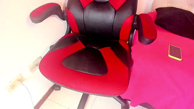 Snapshot of oliver_price1 chatting on October 2025 01:22:02 PM oliver price1 online show from October 2025 01:22:02 PM