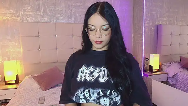 Snapshot of Baby_Venuss chatting on February 2025 03:44:02 AM Baby Venuss online show from February 2025 03:44:02 AM