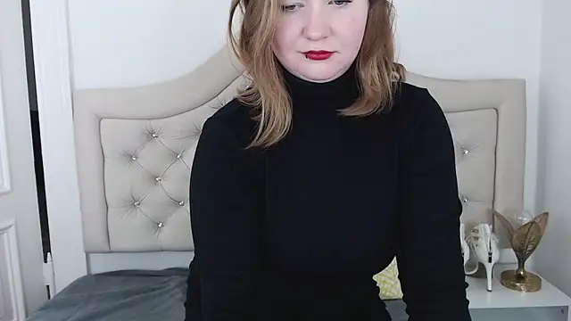 Snapshot of LaraDream chatting on December 2024 03:47:01 AM LaraDream online show from December 2024 03:47:01 AM