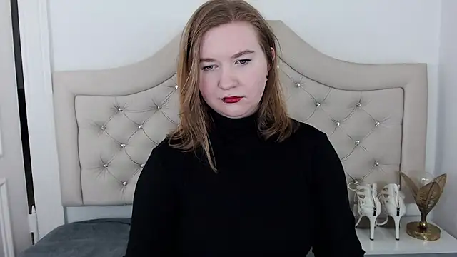Snapshot of LaraDream chatting on December 2024 07:03:01 AM LaraDream online show from December 2024 07:03:01 AM