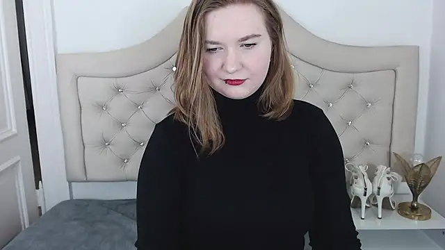 Snapshot of LaraDream chatting on December 2024 08:47:01 PM LaraDream online show from December 2024 08:47:01 PM