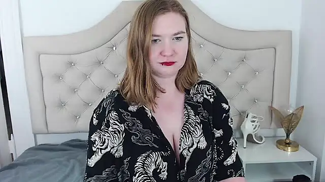 Snapshot of LaraDream chatting on January 2025 05:54:02 AM LaraDream online show from January 2025 05:54:02 AM