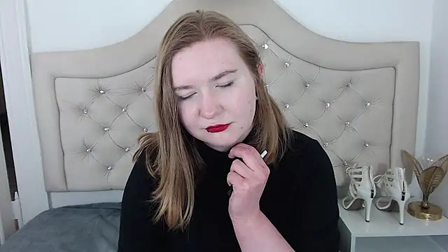 Snapshot of LaraDream chatting on January 2025 01:18:02 AM LaraDream online show from January 2025 01:18:02 AM