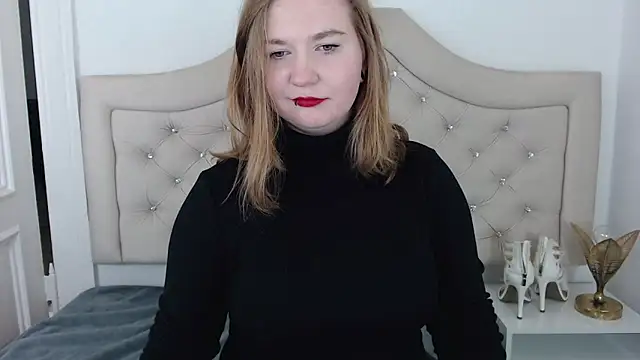 Snapshot of LaraDream chatting on January 2025 01:00:02 AM LaraDream online show from January 2025 01:00:02 AM