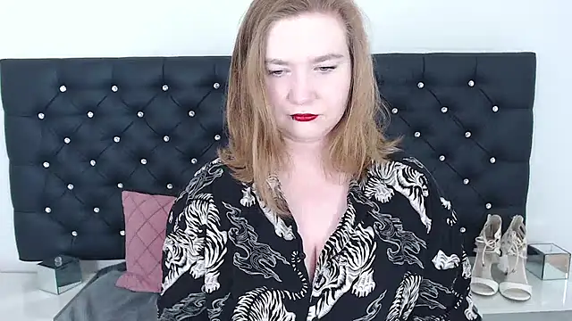 Snapshot of LaraDream chatting on February 2025 10:43:02 PM LaraDream online show from February 2025 10:43:02 PM