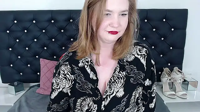 Snapshot of LaraDream chatting on February 2025 01:45:02 AM LaraDream online show from February 2025 01:45:02 AM