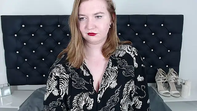Snapshot of LaraDream chatting on February 2025 04:54:01 AM LaraDream online show from February 2025 04:54:01 AM