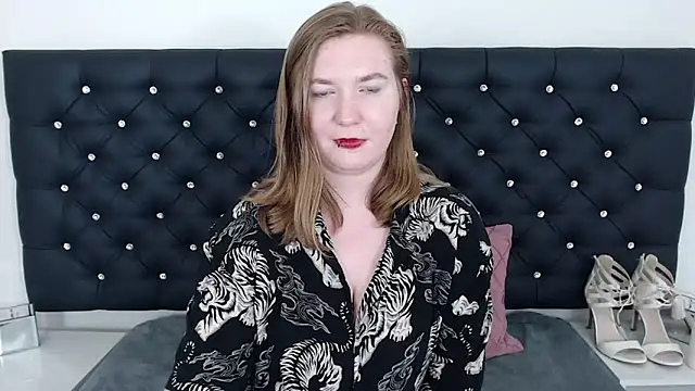 Snapshot of LaraDream chatting on February 2025 07:58:02 AM LaraDream online show from February 2025 07:58:02 AM