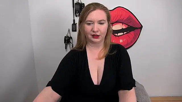 Snapshot of LaraDream chatting on September 2025 11:43:01 AM LaraDream online show from September 2025 11:43:01 AM