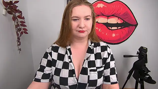 Snapshot of LaraDream chatting on May 2026 02:36:02 PM LaraDream online show from May 2026 02:36:02 PM